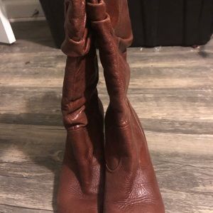 9.5 inc brown leather(ish) boots